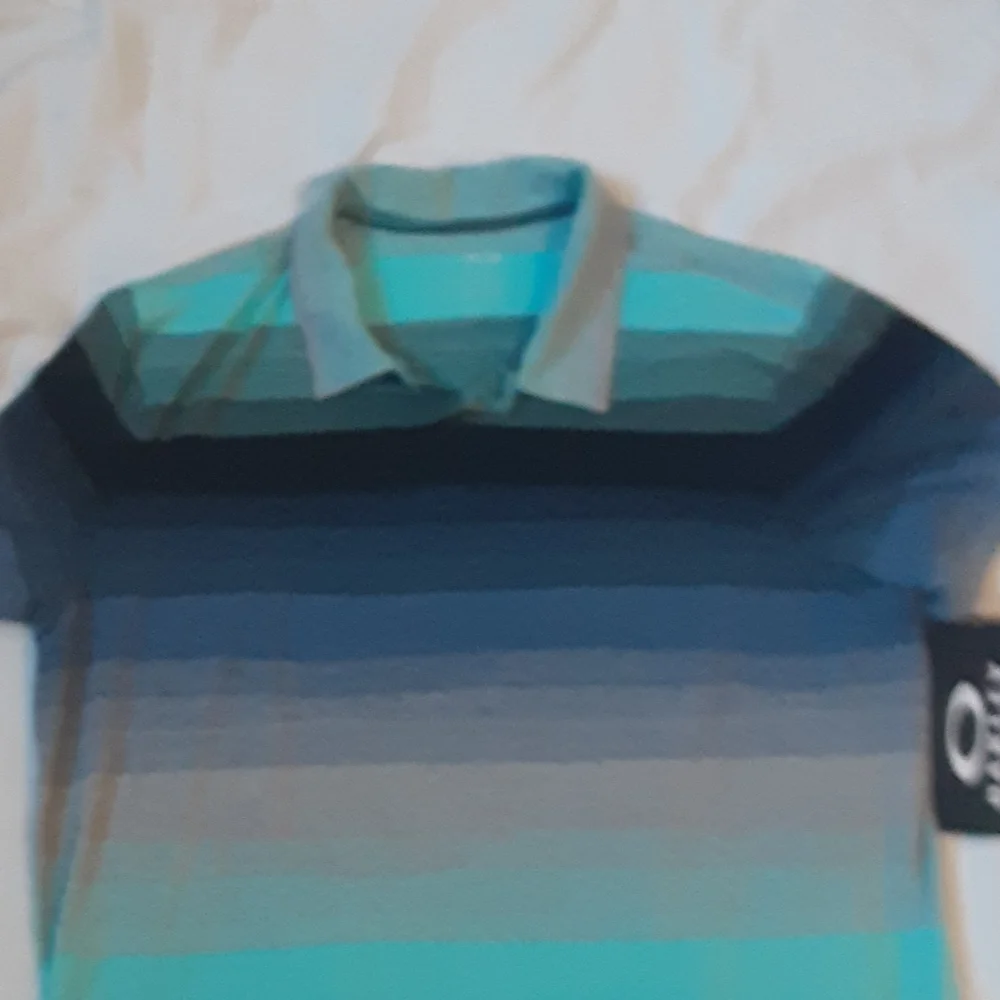 * OAKLEY LATERAL POLO. SIZE LARGE - Picture 10 of 10